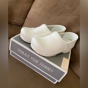 Brand new Dansko professional white clogs